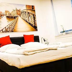 city-apartment-reeperbahn-hamburg.hamburg-hotels-de.com/
